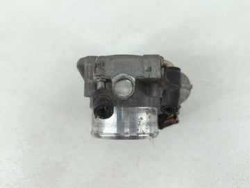 2011-2014 Hyundai Sonata Throttle Body P/N:904501 0001 35100-2G700 Fits Fits 2011 2012 2013 2014 2015 2016 OEM Used Auto Parts