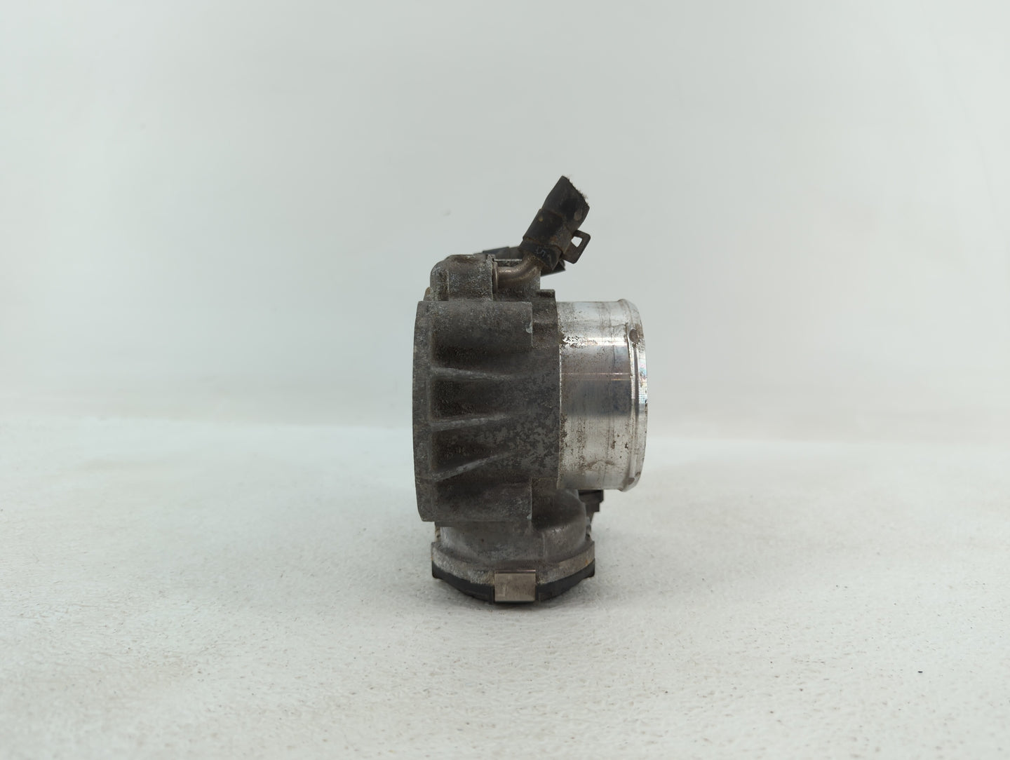 2011-2014 Hyundai Sonata Throttle Body P/N:904501 0001 35100-2G700 Fits Fits 2011 2012 2013 2014 2015 2016 OEM Used Auto Par