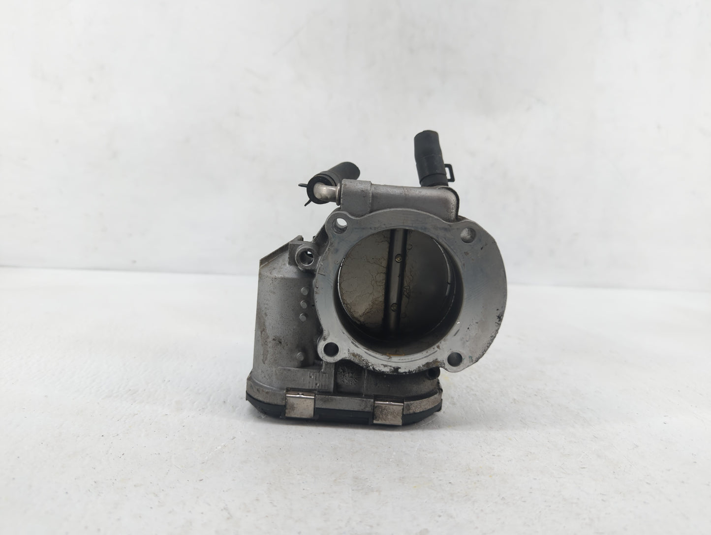 2011-2014 Hyundai Sonata Throttle Body P/N:35100-2G700 Fits Fits 2011 2012 2013 2014 2015 2016 OEM Used Auto Parts - Oemused