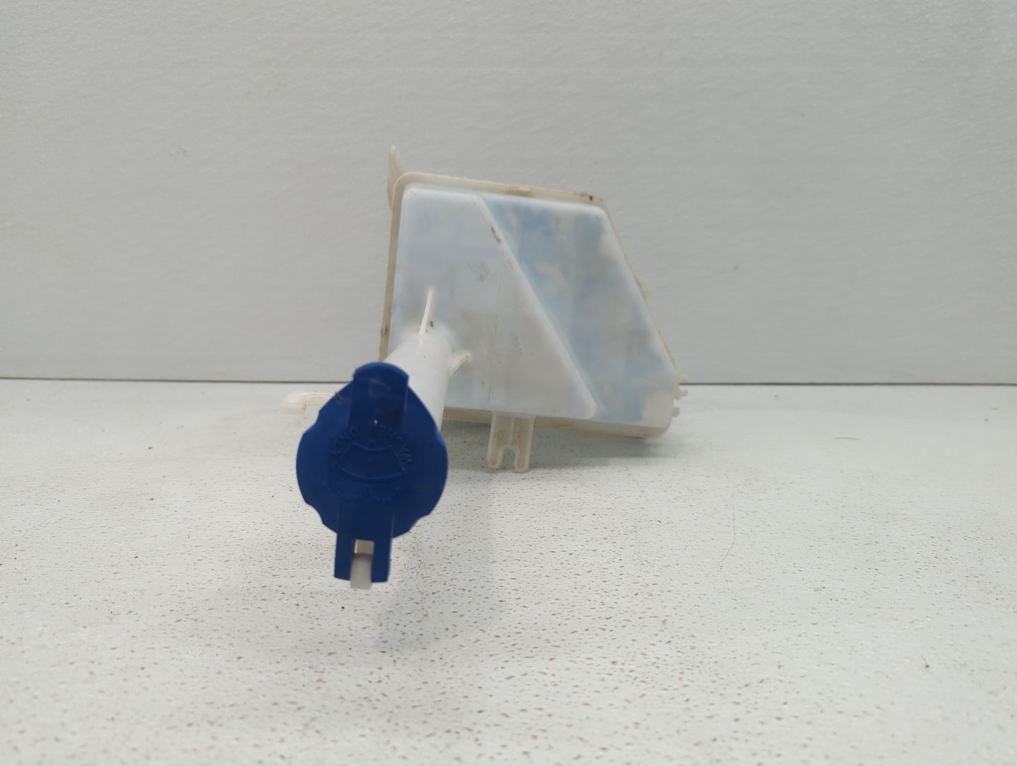 Hyundai Sonata Windshield Washer Fluid Reservoir Bottle Oem - Oemusedautoparts1.com