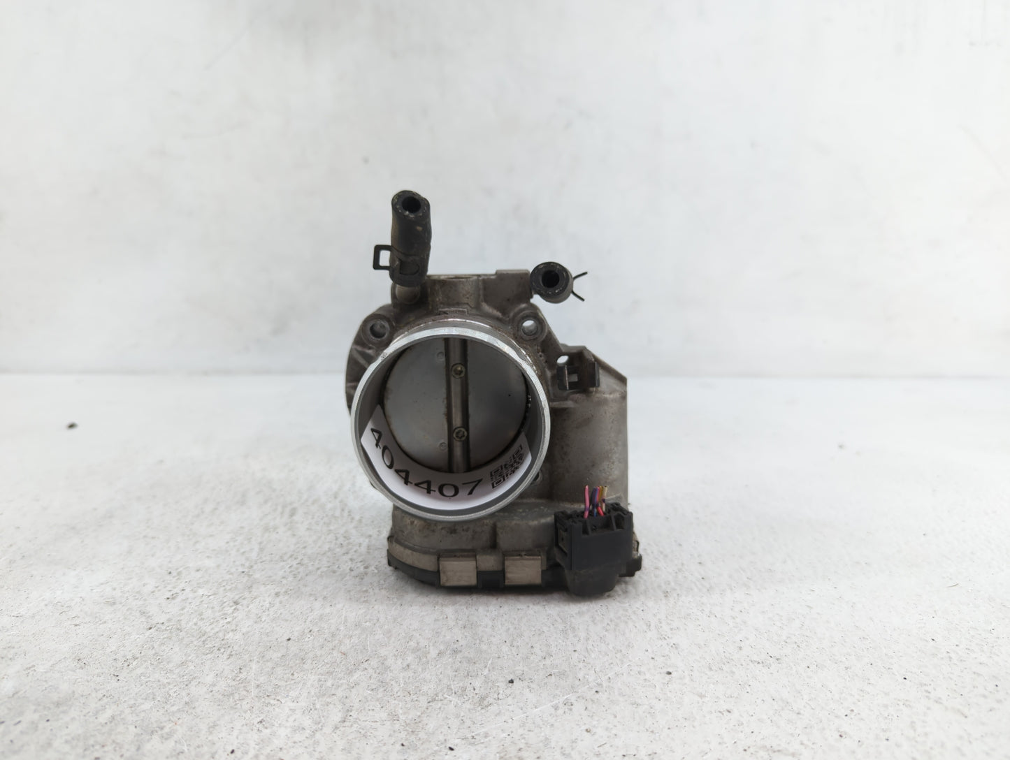 2011-2014 Hyundai Sonata Throttle Body P/N:35100-2G700 Fits Fits 2011 2012 2013 2014 2015 2016 OEM Used Auto Parts - Oemused