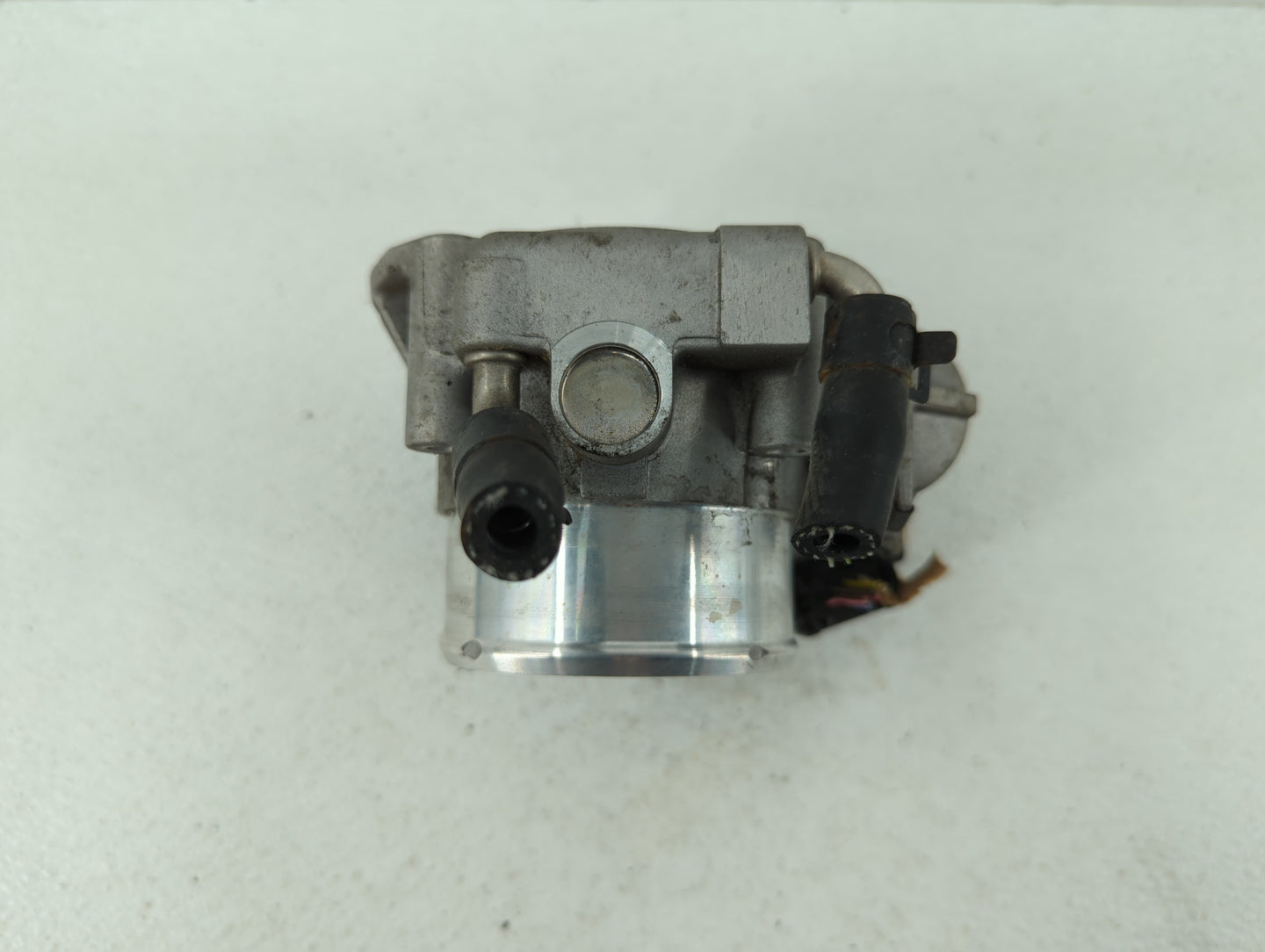 2011-2014 Hyundai Sonata Throttle Body P/N:35100-2G700 Fits Fits 2011 2012 2013 2014 2015 2016 OEM Used Auto Parts - Oemused