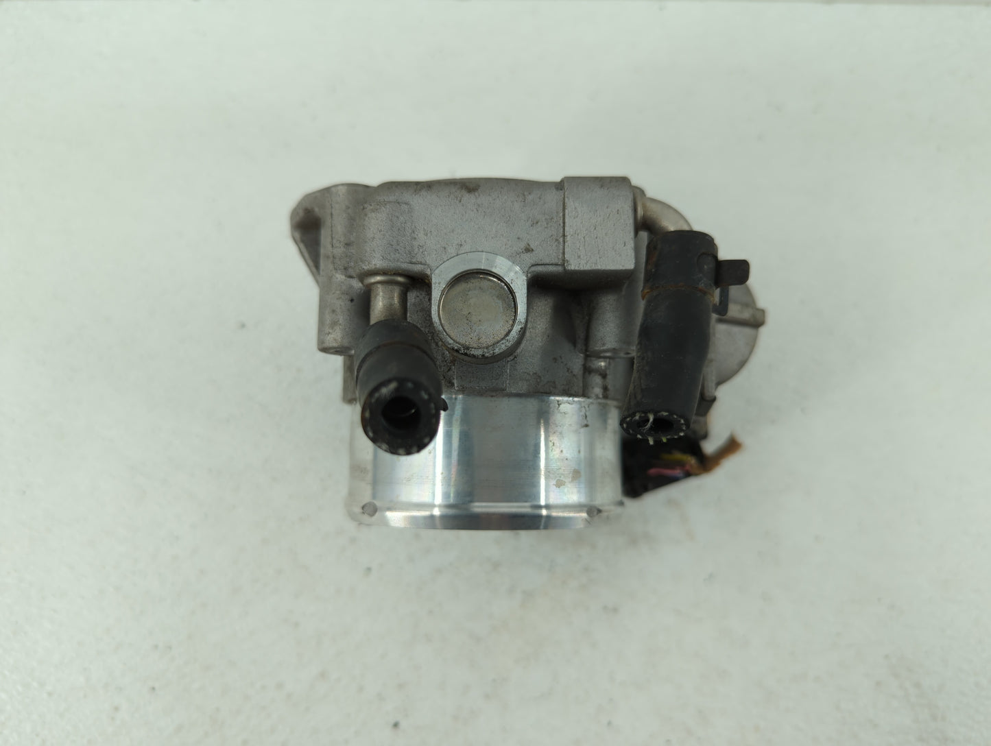 2011-2014 Hyundai Sonata Throttle Body P/N:35100-2G700 Fits Fits 2011 2012 2013 2014 2015 2016 OEM Used Auto Parts - Oemused