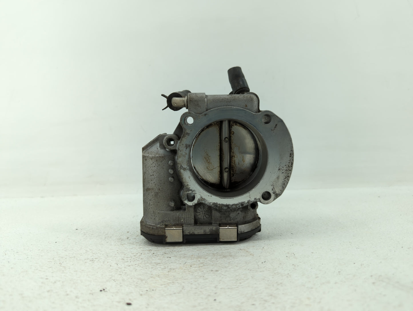 2011-2014 Hyundai Sonata Throttle Body P/N:35100-2G700 Fits Fits 2011 2012 2013 2014 2015 2016 OEM Used Auto Parts - Oemused