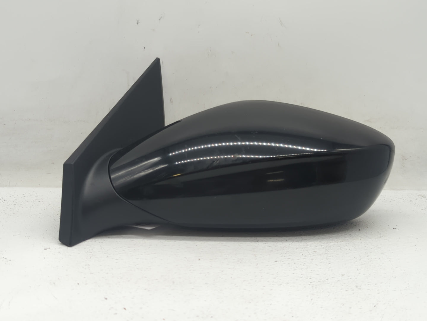 2011-2014 Hyundai Sonata Driver Side View Mirror - Left Door Mirror OEM Used - Oemusedautoparts1.com