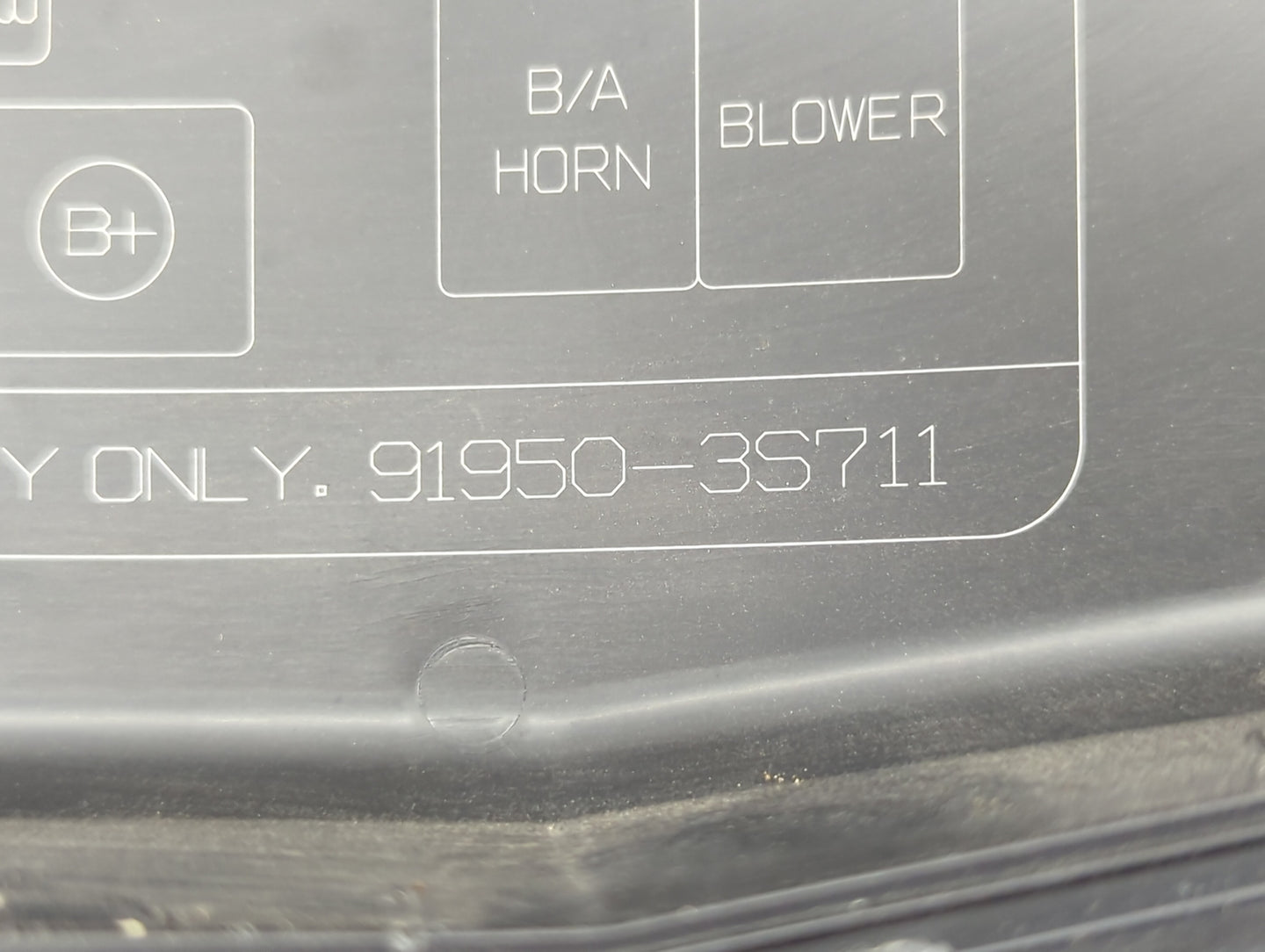 2011-2014 Hyundai Sonata Fusebox Fuse Box Panel Relay Module P/N:91950-3S711 Fits Fits 2011 2012 2013 2014 OEM Used Auto Par