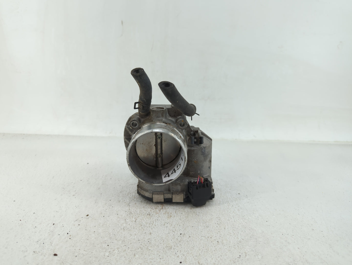 2011-2014 Hyundai Sonata Throttle Body P/N:35100-2G700 Fits Fits 2011 2012 2013 2014 2015 2016 OEM Used Auto Parts - Oemused