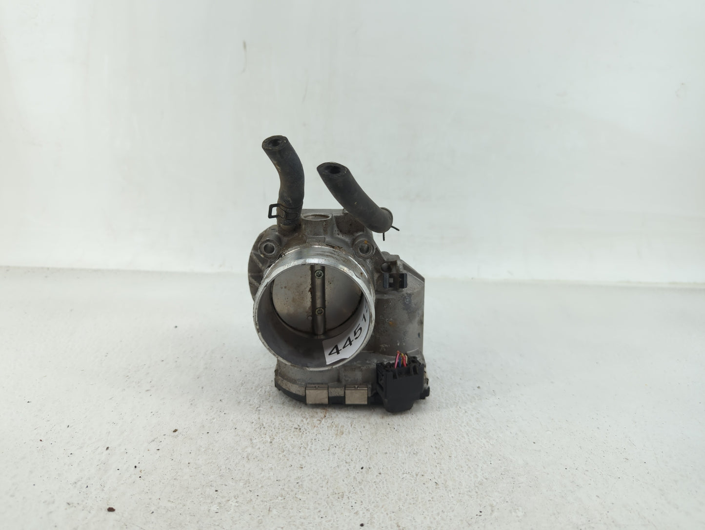 2011-2014 Hyundai Sonata Throttle Body P/N:35100-2G700 Fits Fits 2011 2012 2013 2014 2015 2016 OEM Used Auto Parts - Oemused