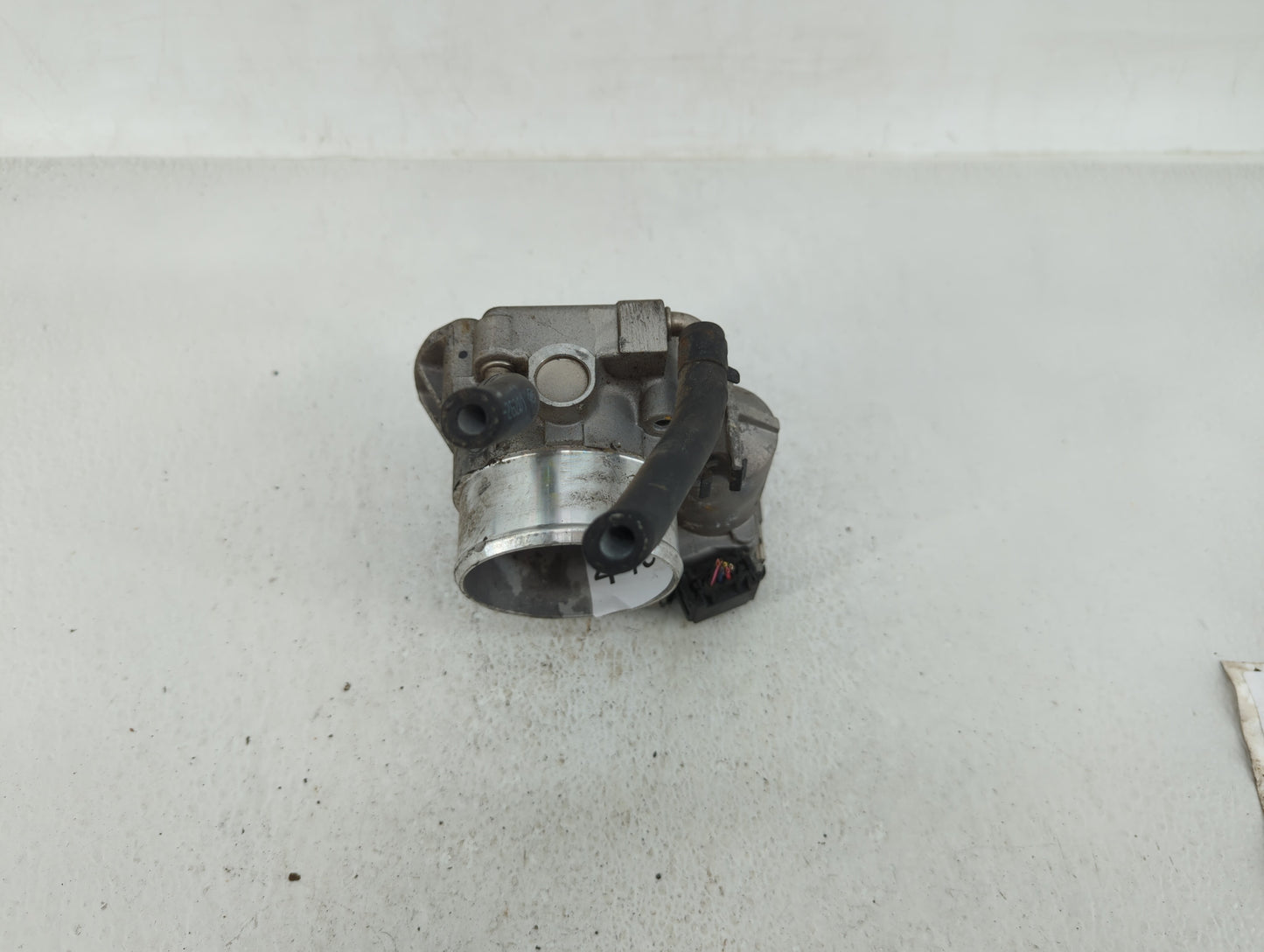 2011-2014 Hyundai Sonata Throttle Body P/N:35100-2G700 Fits Fits 2011 2012 2013 2014 2015 2016 OEM Used Auto Parts - Oemused
