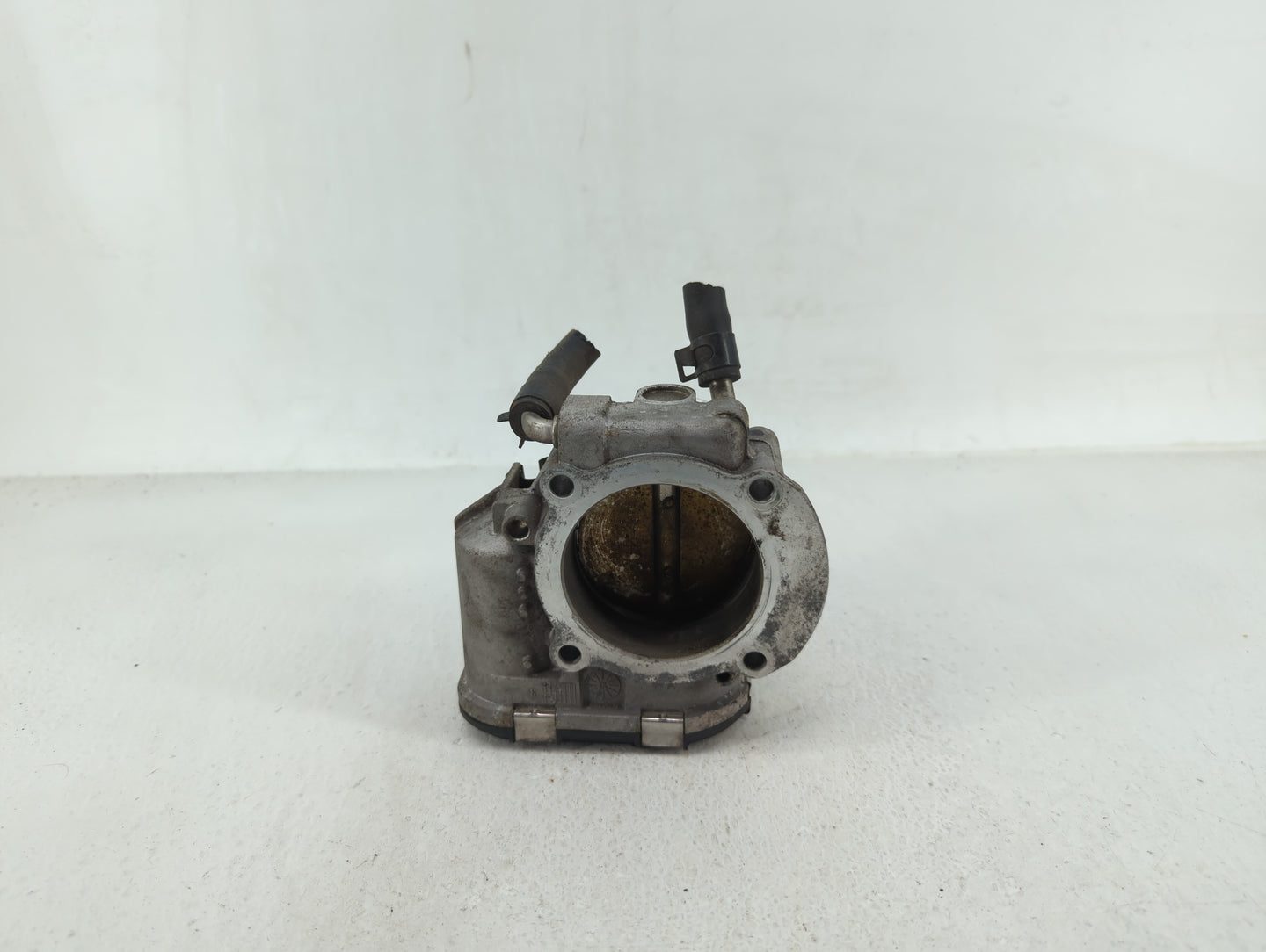 2011-2014 Hyundai Sonata Throttle Body P/N:35100-2G700 Fits Fits 2011 2012 2013 2014 2015 2016 OEM Used Auto Parts - Oemused
