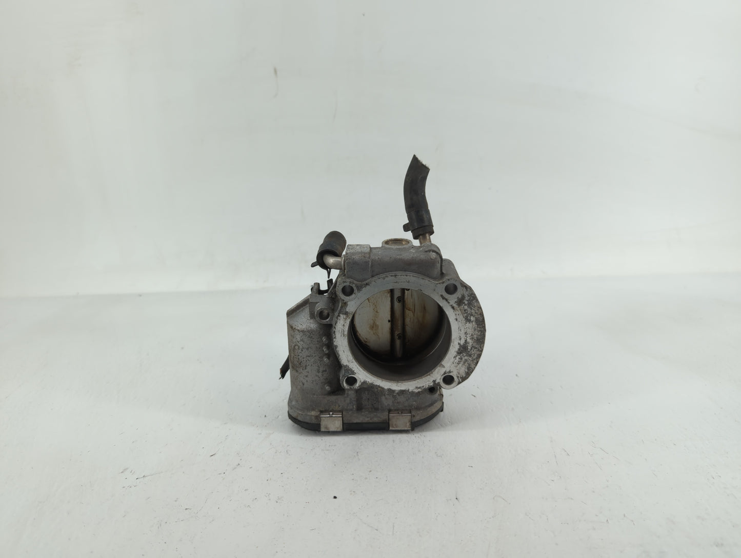 2011-2014 Hyundai Sonata Throttle Body P/N:35100-2G700 Fits Fits 2011 2012 2013 2014 2015 2016 OEM Used Auto Parts - Oemused