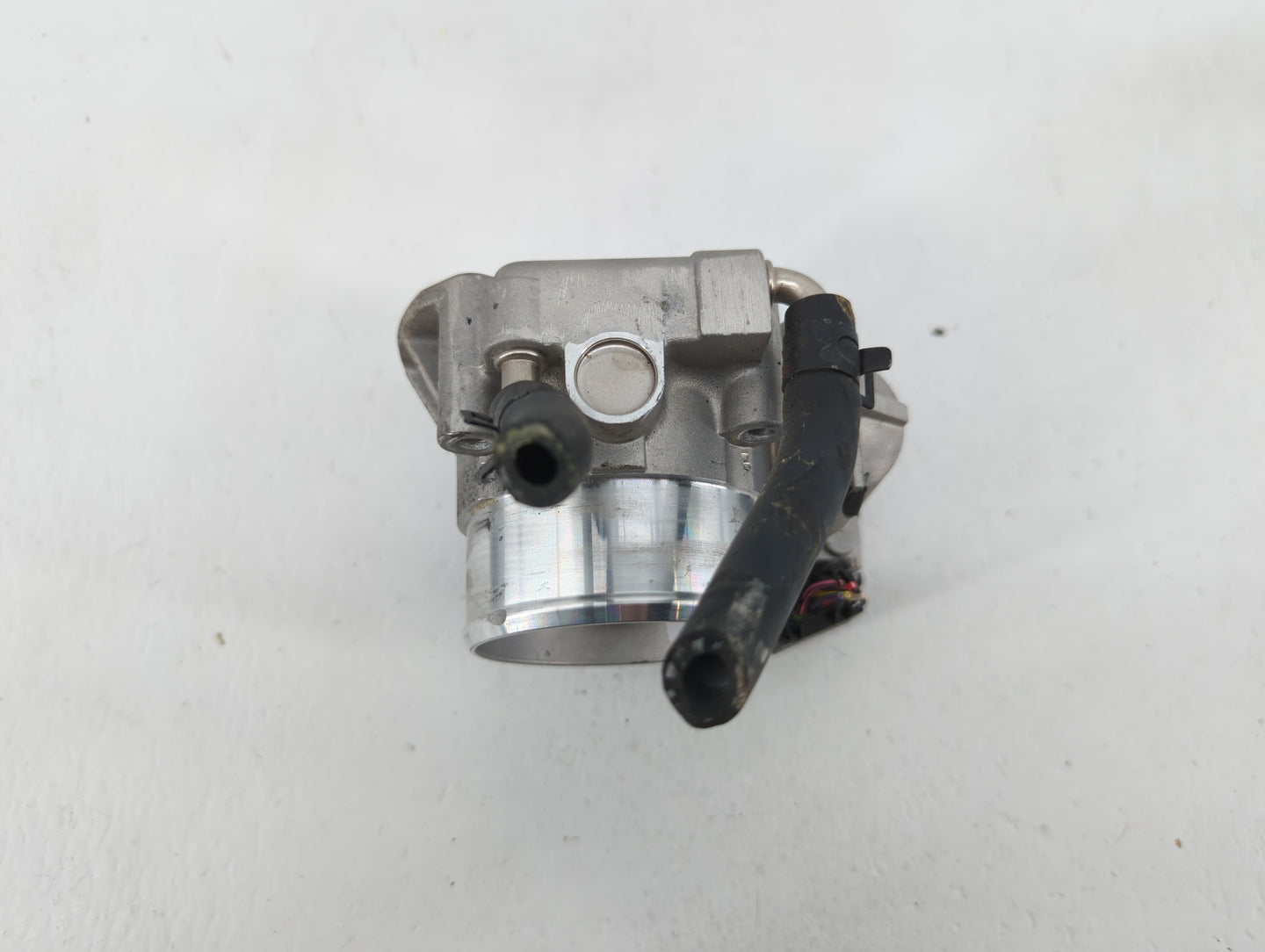 2011-2014 Hyundai Sonata Throttle Body P/N:35100-2G700 Fits Fits 2011 2012 2013 2014 2015 2016 OEM Used Auto Parts - Oemused