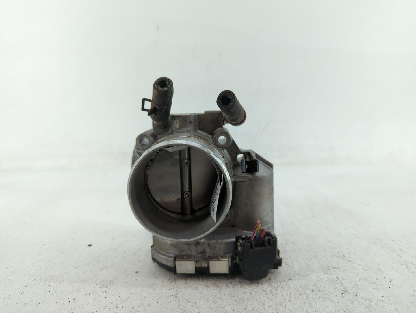 2011-2014 Hyundai Sonata Throttle Body P/N:35100-2G700 Fits Fits 2011 2012 2013 2014 2015 2016 OEM Used Auto Parts - Oemused