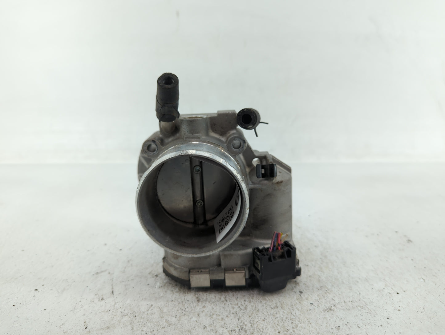 2011-2014 Hyundai Sonata Throttle Body P/N:35100-2G700 Fits Fits 2011 2012 2013 2014 2015 2016 OEM Used Auto Parts - Oemused
