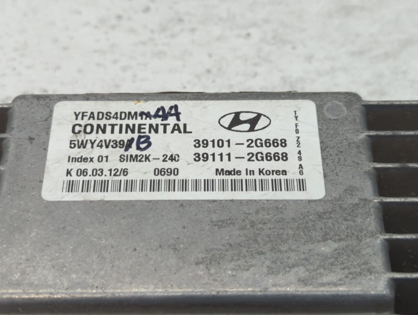 2011-2014 Hyundai Sonata PCM Engine Control Computer ECU ECM PCU OEM P/N:39111-2G668 39101-2G668 Fits Fits 2011 2012 2013 20