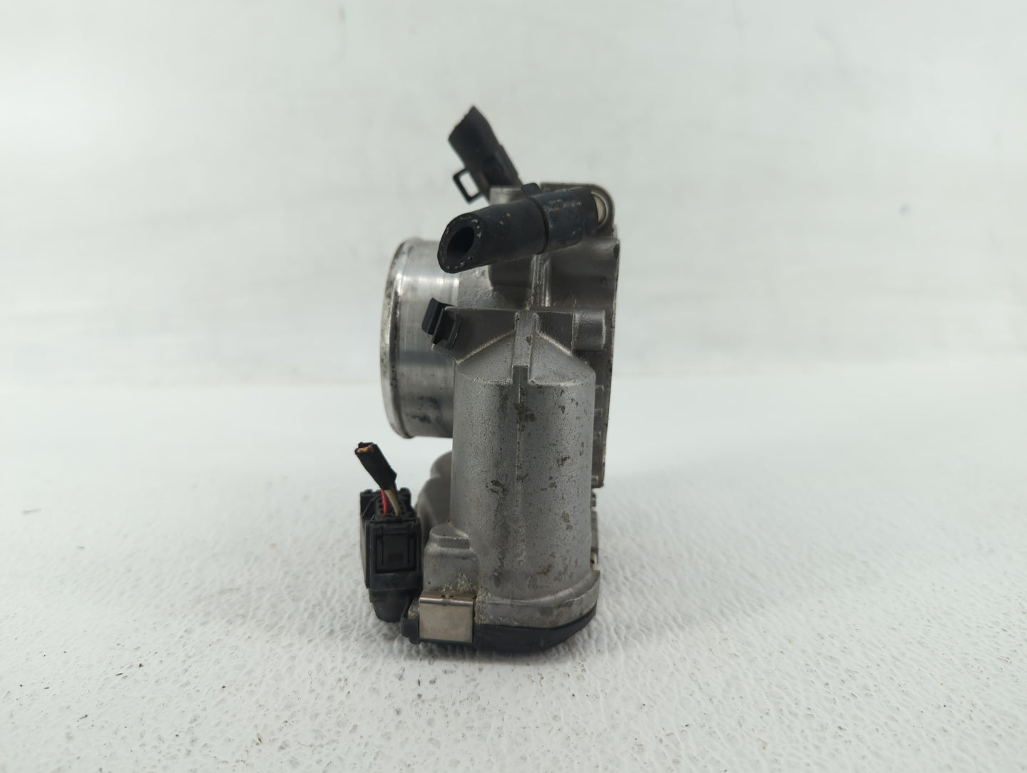 2011-2015 Hyundai Sonata Throttle Body P/N:35100-2G700 35100-2G800 Fits Fits 2011 2012 2013 2014 2015 2016 OEM Used Auto Par
