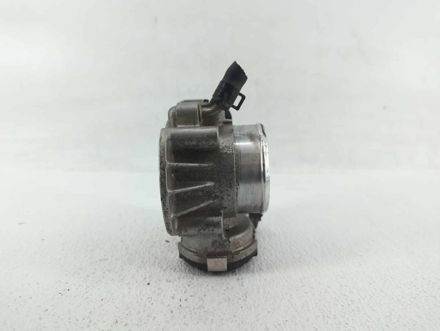 2011-2015 Hyundai Sonata Throttle Body P/N:35100-2G700 35100-2G800 Fits Fits 2011 2012 2013 2014 2015 2016 OEM Used Auto Par