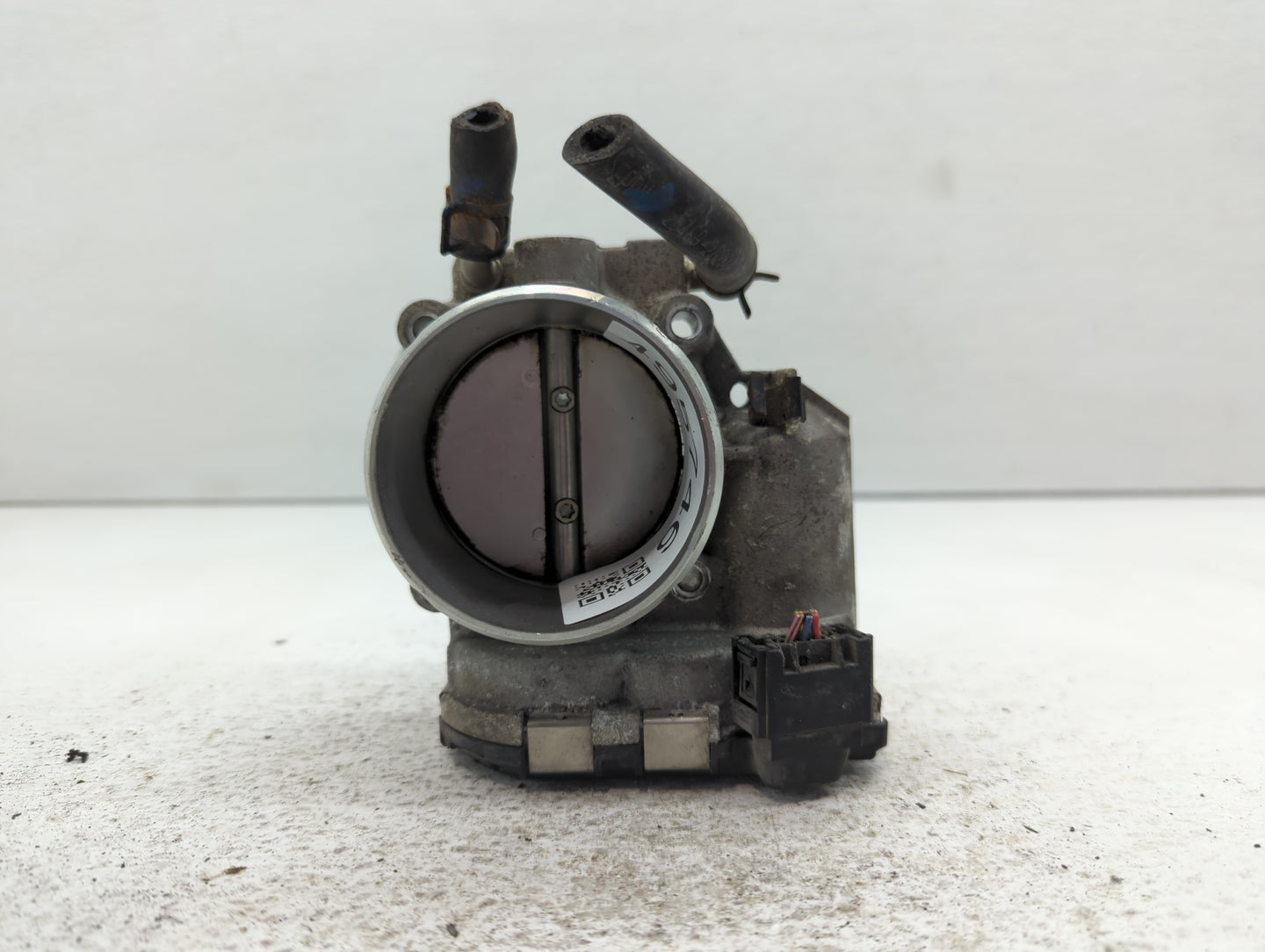 2011-2014 Hyundai Sonata Throttle Body P/N:35100-2G700 Fits Fits 2011 2012 2013 2014 2015 2016 OEM Used Auto Parts - Oemused