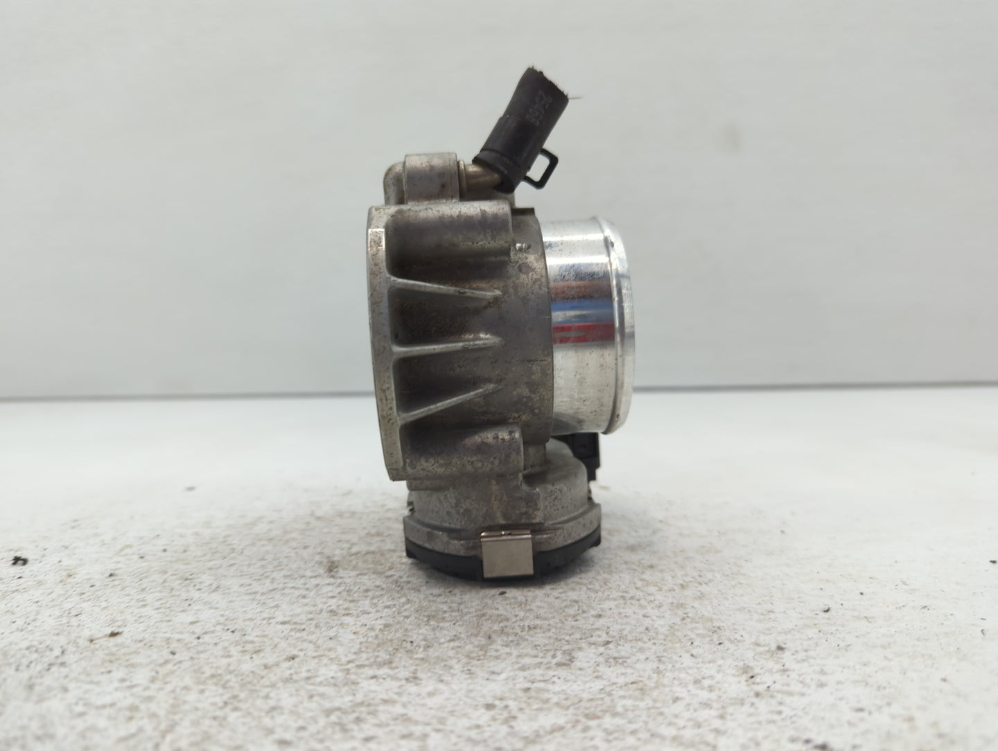 2011-2015 Hyundai Sonata Throttle Body P/N:35100-2G700 35100-2G800 Fits Fits 2011 2012 2013 2014 2015 2016 OEM Used Auto Par