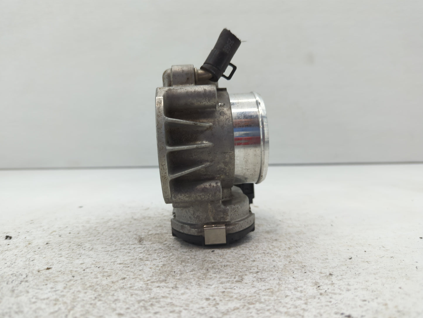 2011-2015 Hyundai Sonata Throttle Body P/N:35100-2G700 35100-2G800 Fits Fits 2011 2012 2013 2014 2015 2016 OEM Used Auto Par