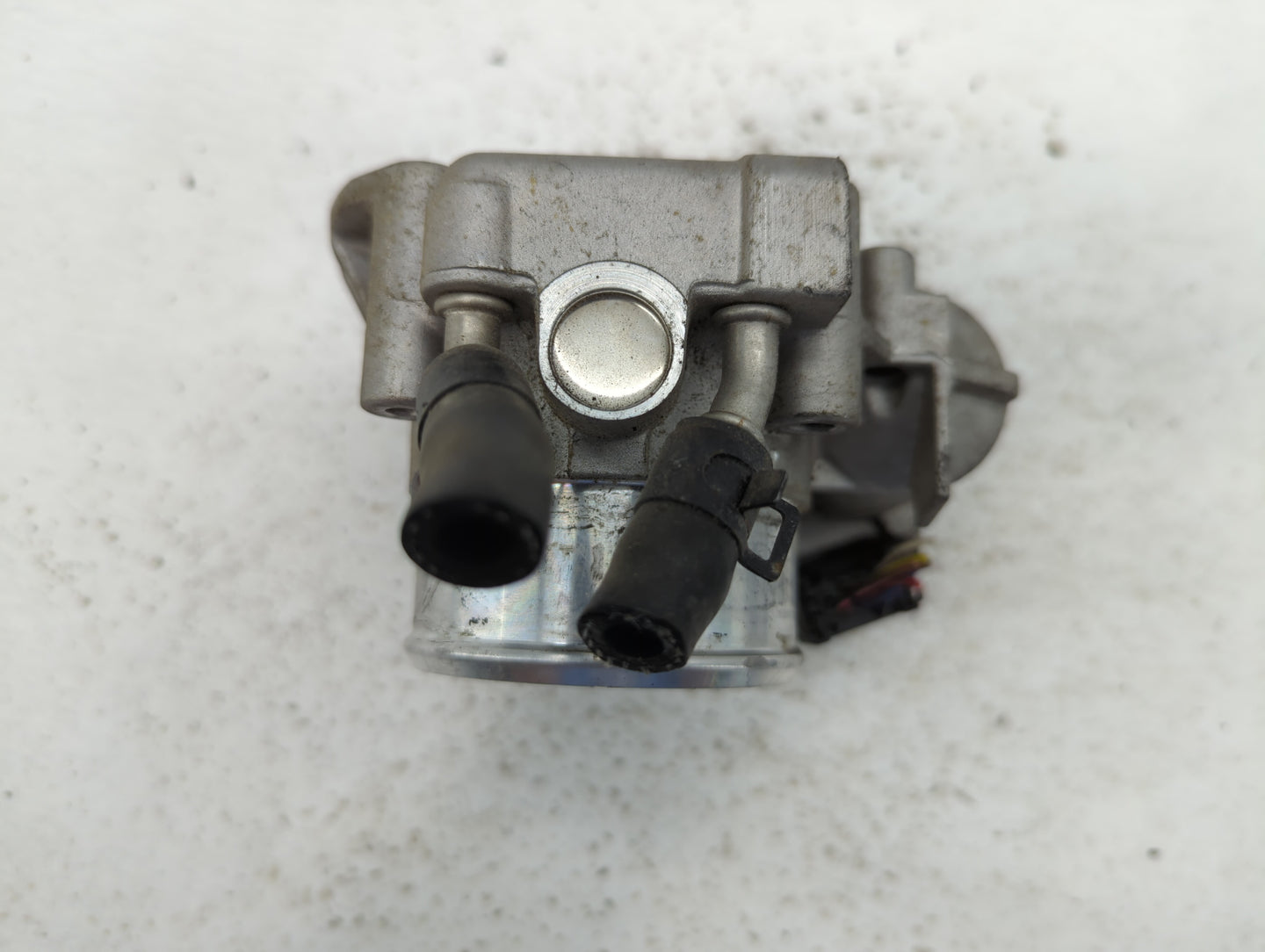2011-2014 Hyundai Sonata Throttle Body P/N:22030-0T080 35100-2G710 Fits Fits 2011 2012 2013 2014 2015 2016 OEM Used Auto Par