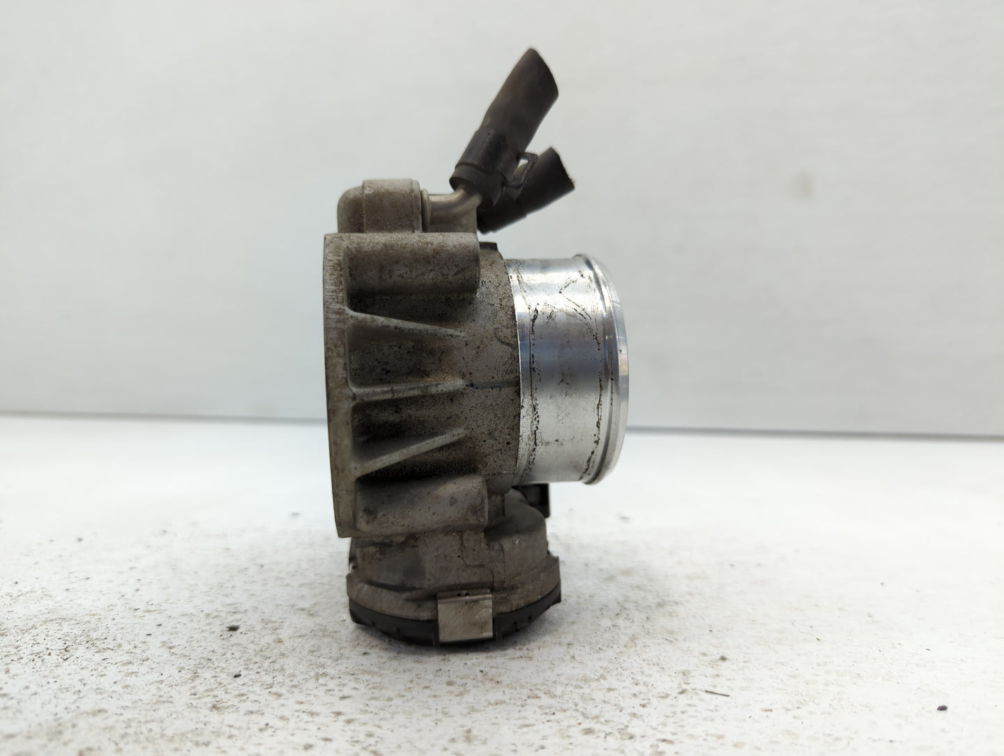 2011-2014 Hyundai Sonata Throttle Body P/N:22030-0T080 35100-2G710 Fits Fits 2011 2012 2013 2014 2015 2016 OEM Used Auto Par