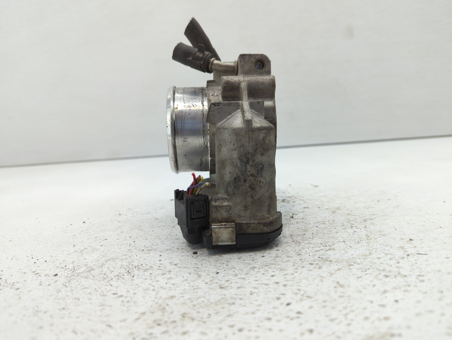 2011-2014 Hyundai Sonata Throttle Body P/N:22030-0T080 35100-2G710 Fits Fits 2011 2012 2013 2014 2015 2016 OEM Used Auto Par