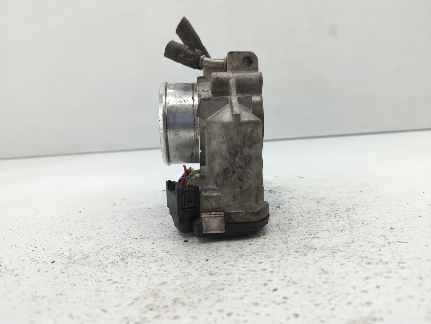 2011-2014 Hyundai Sonata Throttle Body P/N:22030-0T080 35100-2G710 Fits Fits 2011 2012 2013 2014 2015 2016 OEM Used Auto Par