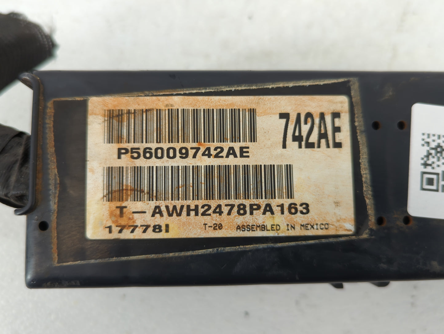 2011-2014 Hyundai Sonata Fusebox Fuse Box Panel Relay Module P/N:P56009742AE Fits Fits 2011 2012 2013 2014 OEM Used Auto Par