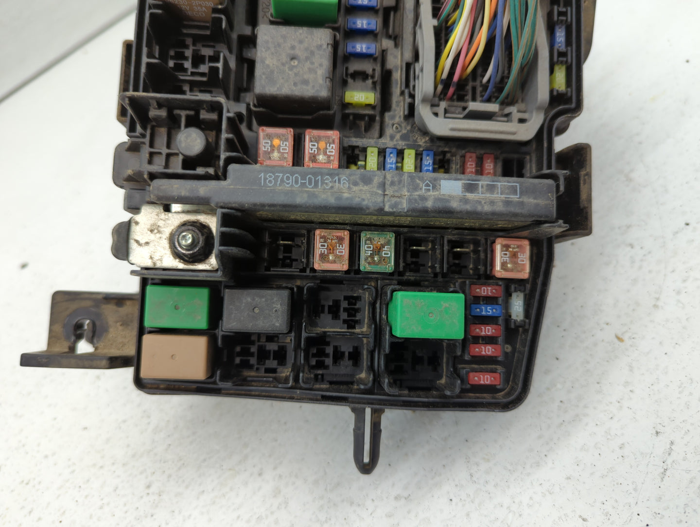 2011-2014 Hyundai Sonata Fusebox Fuse Box Panel Relay Module P/N:91950-3S712 91950-3S711 Fits Fits 2011 2012 2013 2014 OEM U