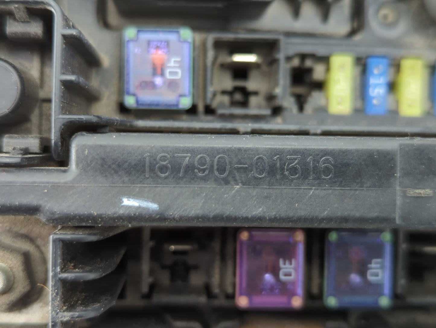 2013 Hyundai Sonata Fusebox Fuse Box Panel Relay Module P/N:91950-3S051 91950-C2070, 91950-3S740, 91950-3S062, VS9120030212M
