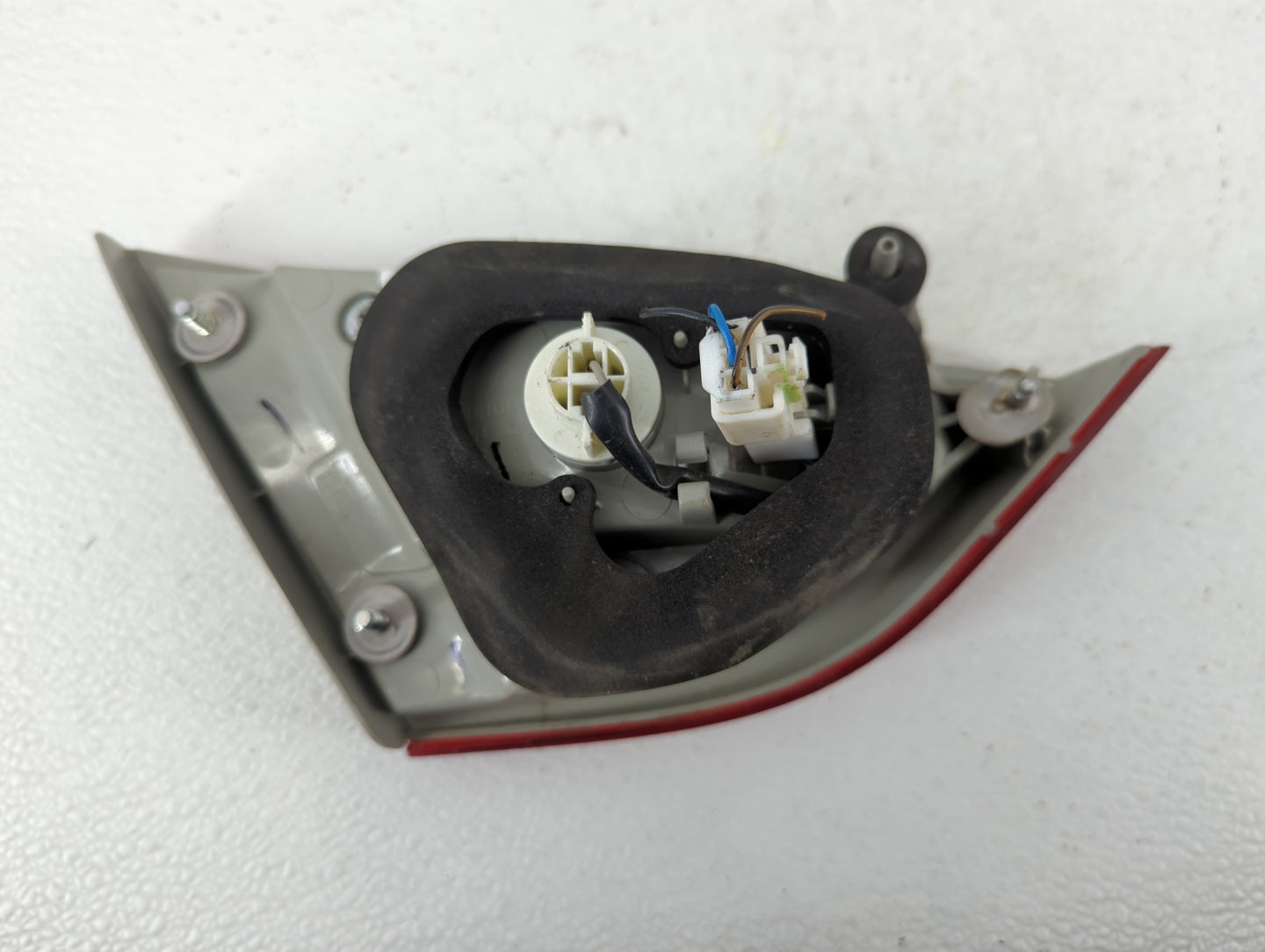 2011-2014 Hyundai Sonata Tail Light Assembly Passenger Right OEM P/N:92404-3Q Fits Fits 2011 2012 2013 2014 OEM Used Auto Pa