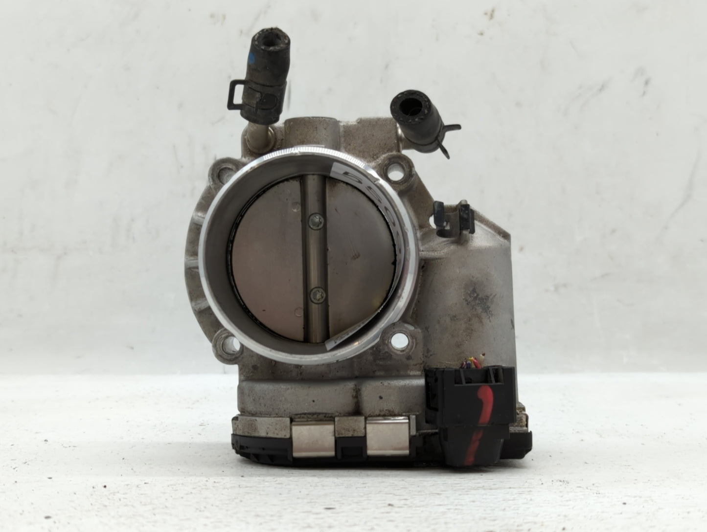 2011-2014 Hyundai Sonata Throttle Body P/N:35100-2G700 Fits Fits 2011 2012 2013 2014 2015 2016 OEM Used Auto Parts - Oemused