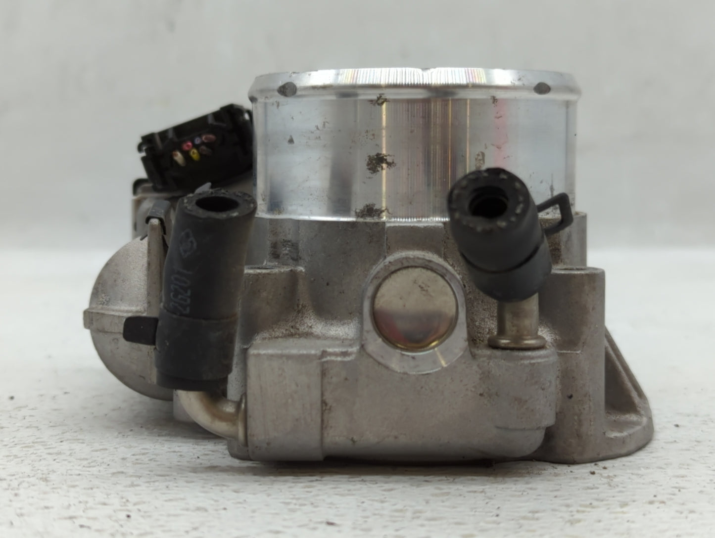 2011-2014 Hyundai Sonata Throttle Body P/N:35100-2G700 Fits Fits 2011 2012 2013 2014 2015 2016 OEM Used Auto Parts - Oemused