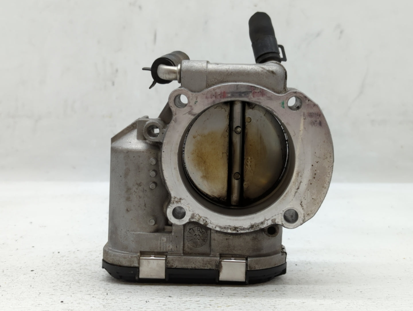 2011-2014 Hyundai Sonata Throttle Body P/N:35100-2G700 Fits Fits 2011 2012 2013 2014 2015 2016 OEM Used Auto Parts - Oemused