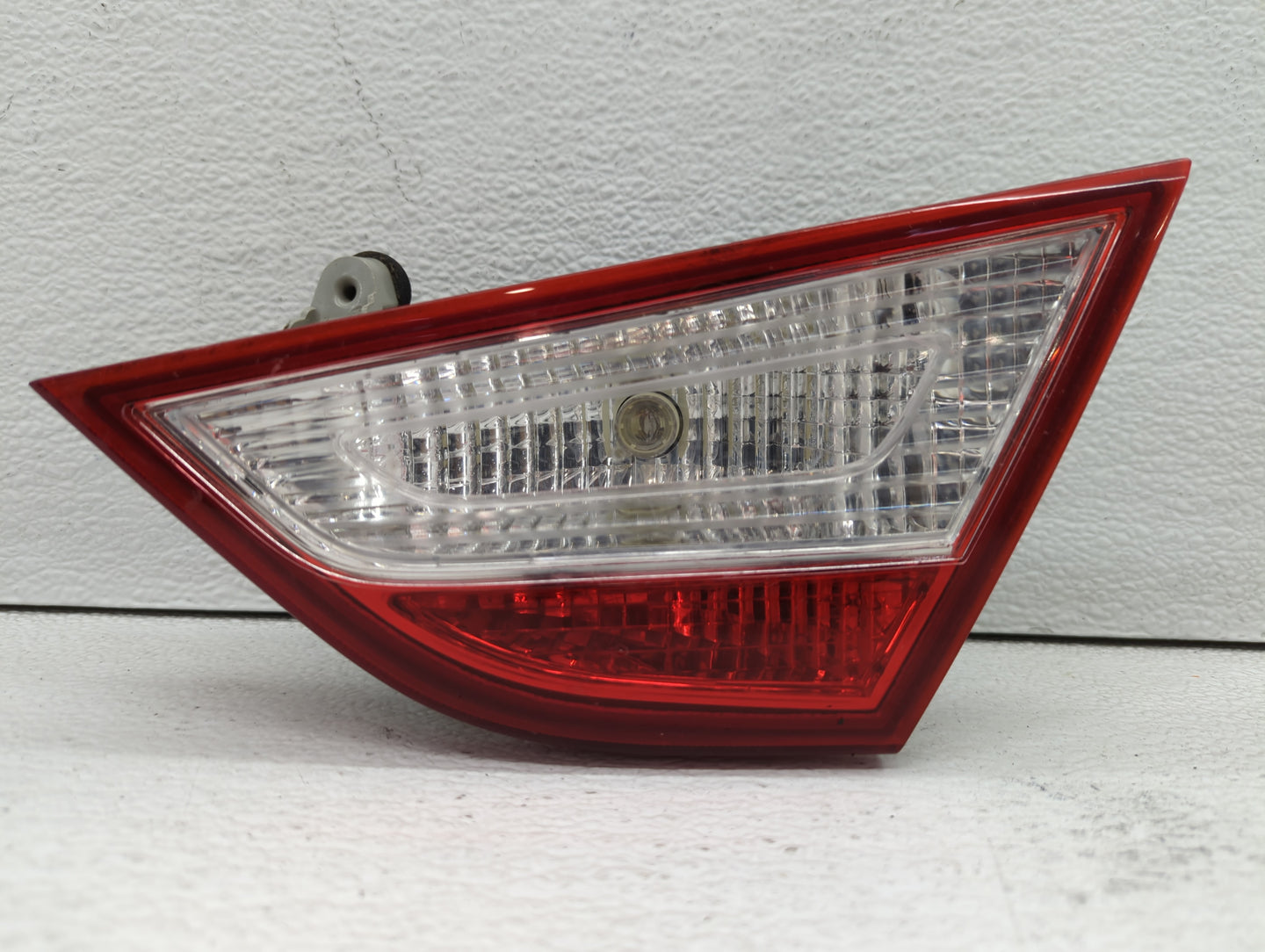 2011-2014 Hyundai Sonata Tail Light Assembly Passenger Right OEM P/N:92404-3Q Fits Fits 2011 2012 2013 2014 OEM Used Auto Pa