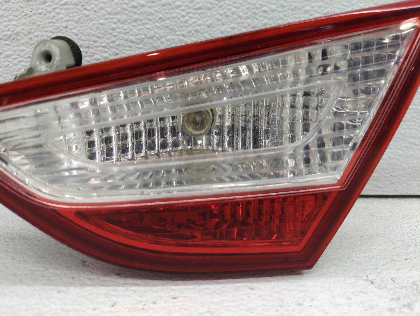 2011-2014 Hyundai Sonata Tail Light Assembly Passenger Right OEM P/N:92404-3Q Fits Fits 2011 2012 2013 2014 OEM Used Auto Pa