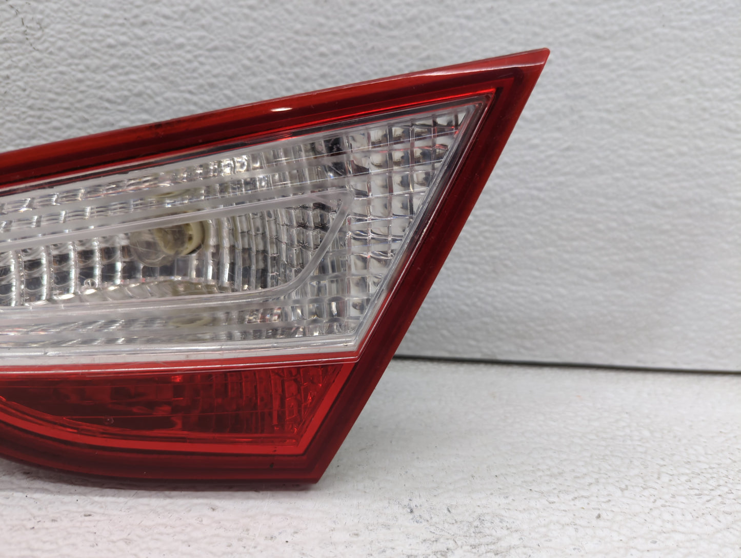2011-2014 Hyundai Sonata Tail Light Assembly Passenger Right OEM P/N:92404-3Q Fits Fits 2011 2012 2013 2014 OEM Used Auto Pa