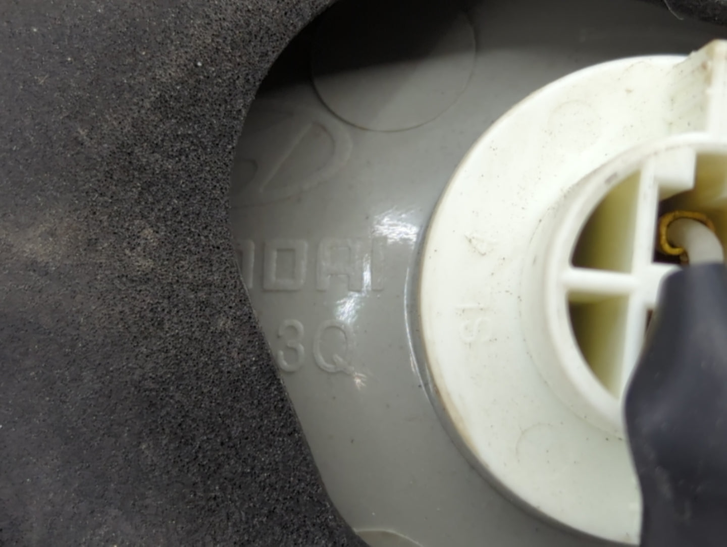 2011-2014 Hyundai Sonata Tail Light Assembly Passenger Right OEM P/N:92404-3Q Fits Fits 2011 2012 2013 2014 OEM Used Auto Pa