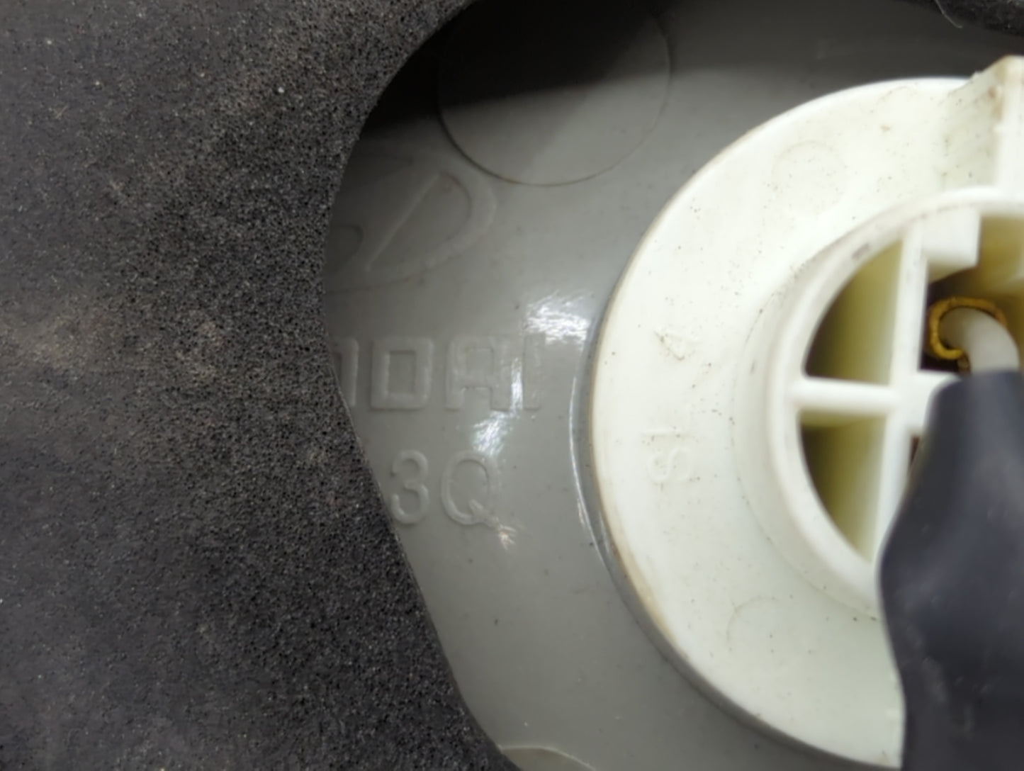 2011-2014 Hyundai Sonata Tail Light Assembly Passenger Right OEM P/N:92404-3Q Fits Fits 2011 2012 2013 2014 OEM Used Auto Pa