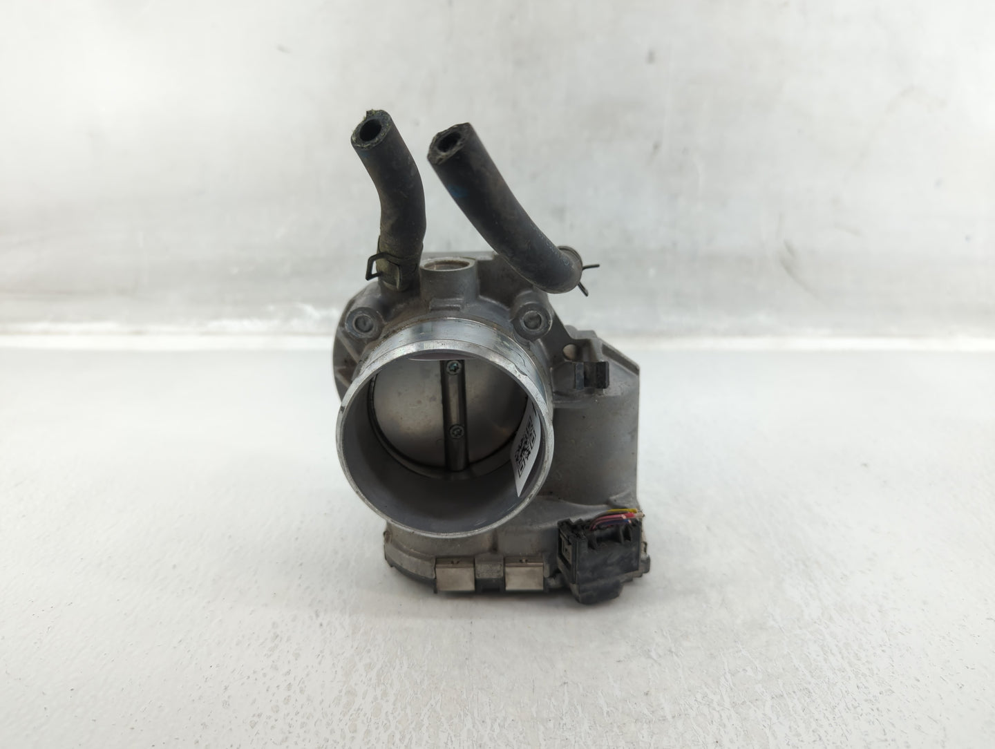 2011-2014 Hyundai Sonata Throttle Body P/N:35100-2G700 Fits Fits 2011 2012 2013 2014 2015 2016 OEM Used Auto Parts - Oemused