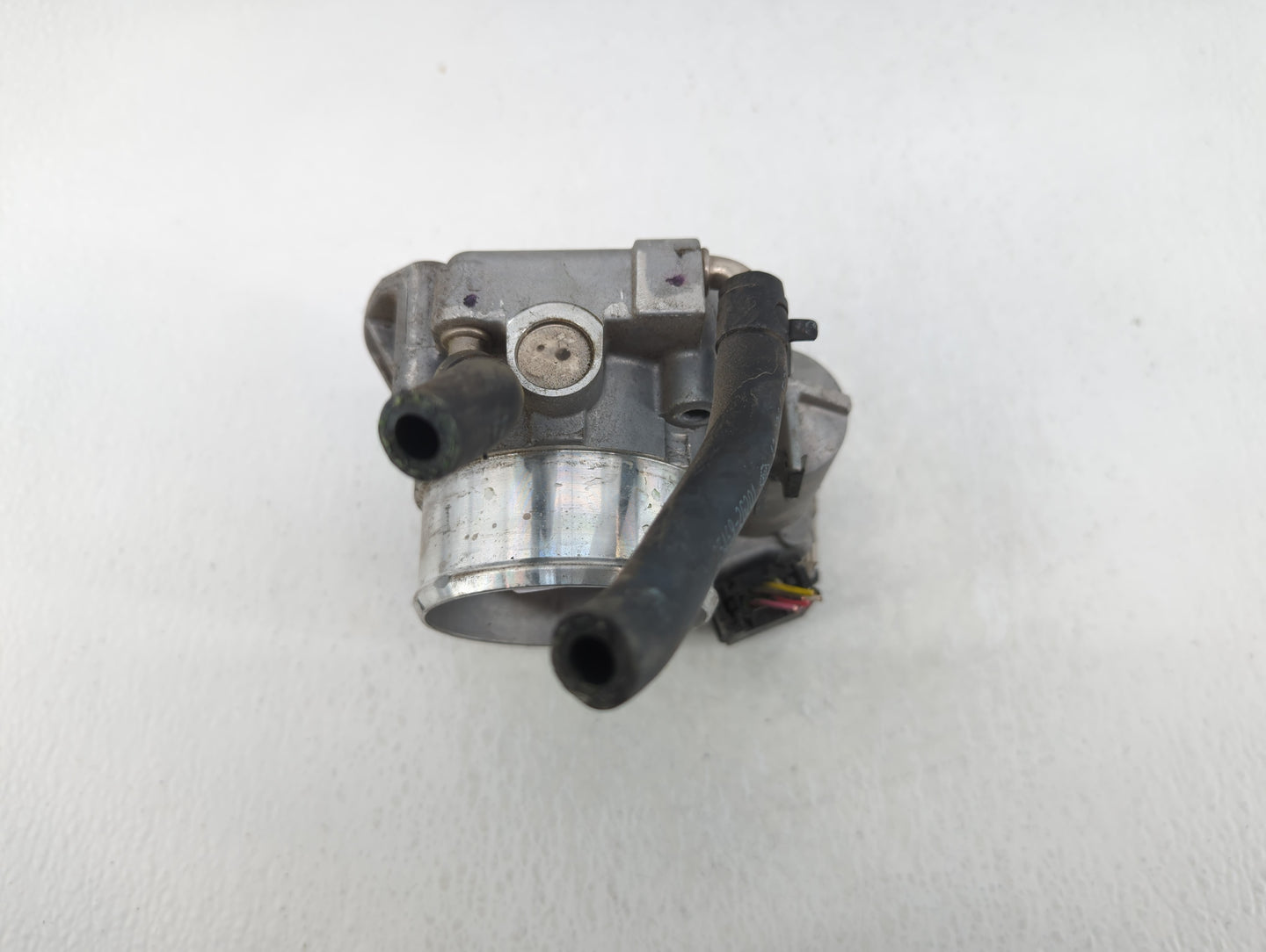 2011-2014 Hyundai Sonata Throttle Body P/N:35100-2G700 Fits Fits 2011 2012 2013 2014 2015 2016 OEM Used Auto Parts - Oemused