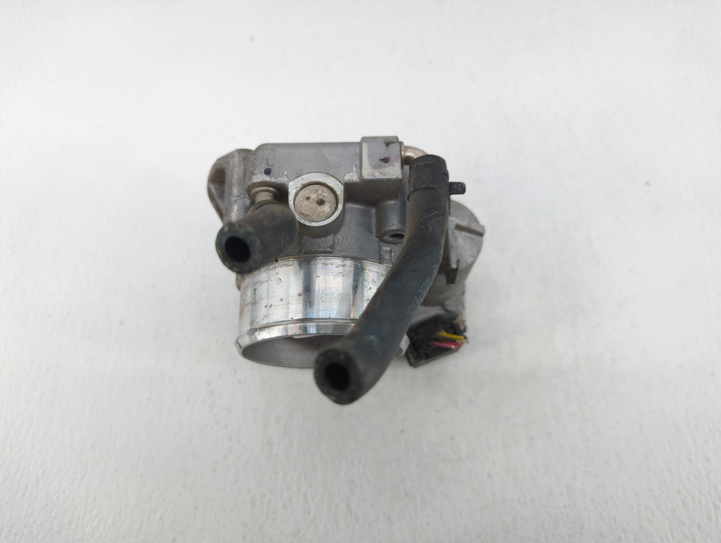 2011-2014 Hyundai Sonata Throttle Body P/N:35100-2G700 Fits Fits 2011 2012 2013 2014 2015 2016 OEM Used Auto Parts - Oemused