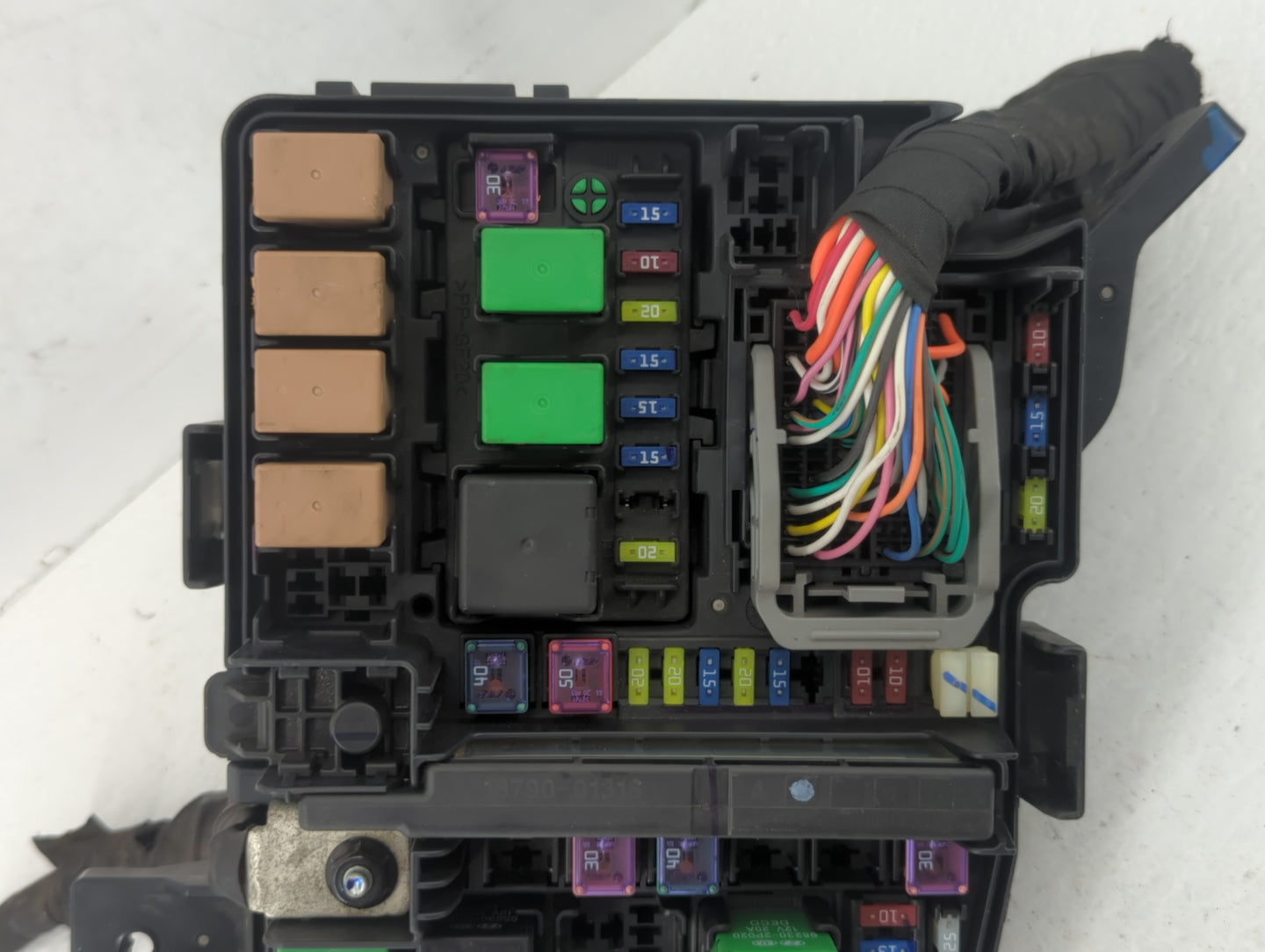 2011-2014 Hyundai Sonata Fusebox Fuse Box Panel Relay Module P/N:91950-3S711 Fits Fits 2011 2012 2013 2014 OEM Used Auto Par