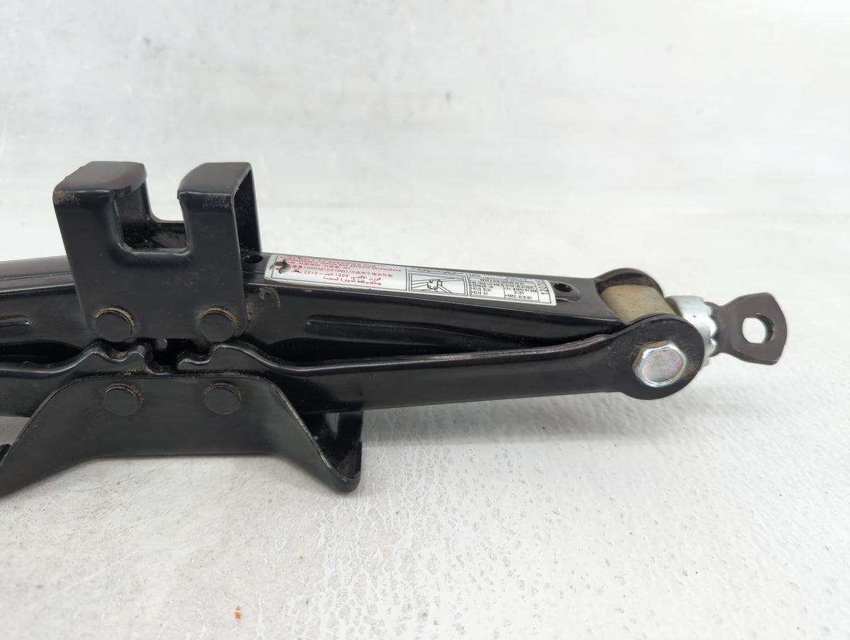 2013 Hyundai Sonata Spare Scissor Car Jack 609784 - Oemusedautoparts1.com