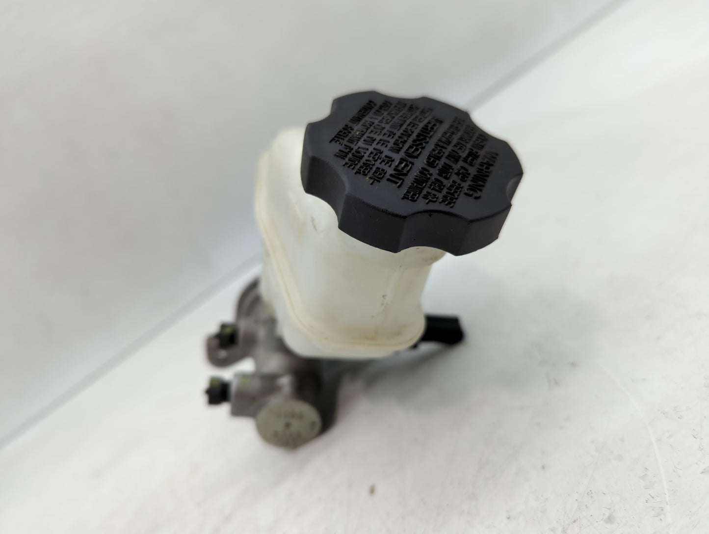 2011-2014 Hyundai Sonata Brake Master Cylinder - Oemusedautoparts1.com