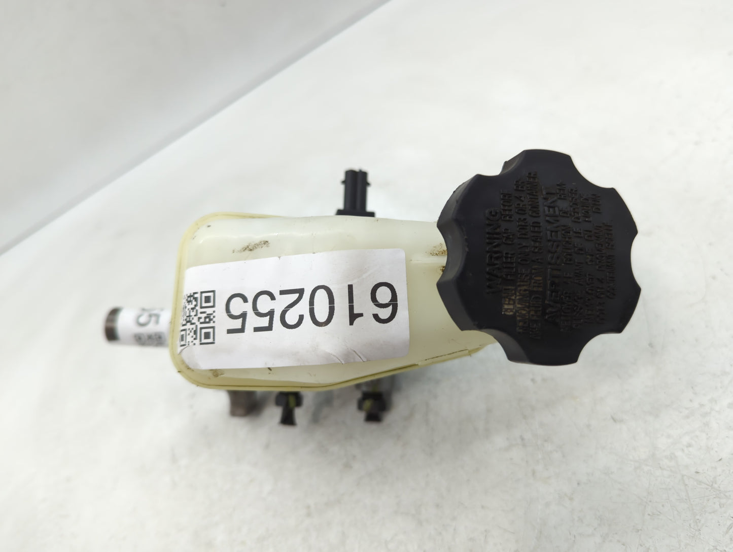 2011-2014 Hyundai Sonata Brake Master Cylinder - Oemusedautoparts1.com