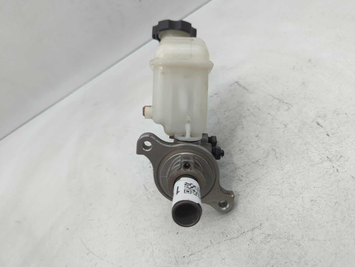 2011-2014 Hyundai Sonata Brake Master Cylinder - Oemusedautoparts1.com