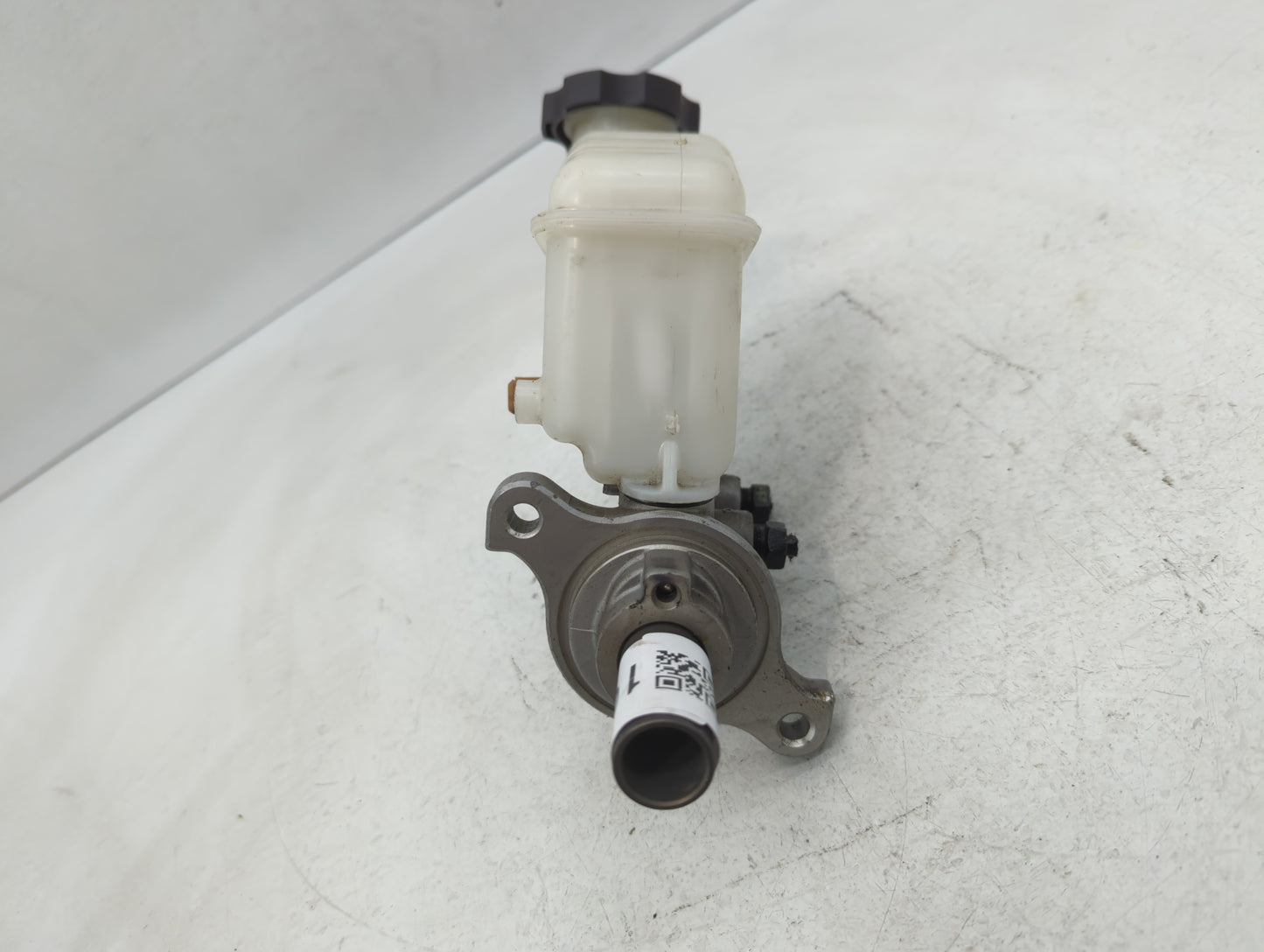 2011-2014 Hyundai Sonata Brake Master Cylinder - Oemusedautoparts1.com