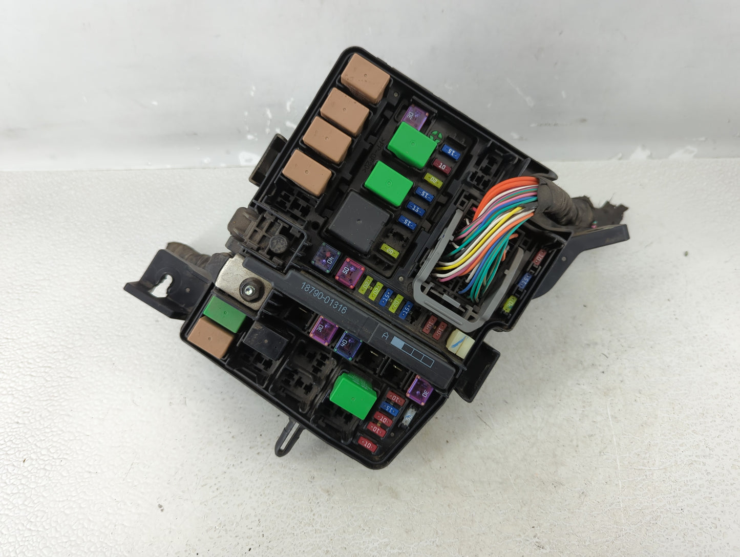 2011-2014 Hyundai Sonata Fusebox Fuse Box Panel Relay Module P/N:91950-3S711 Fits Fits 2011 2012 2013 2014 OEM Used Auto Par